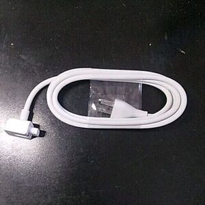 NEW Genuine Apple (Volex) E62405SP APC7H  2.5A 125V AC Power Cord